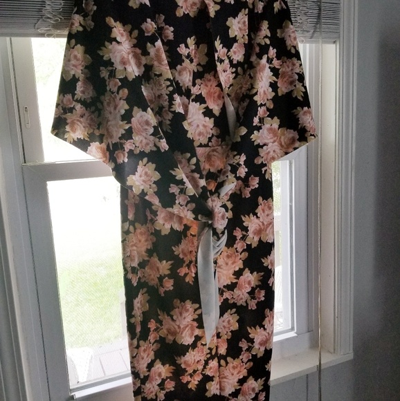 Dress - Picture 3 of 4